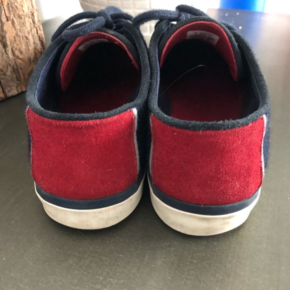 Lacoste shoes - Picture 3 of 4